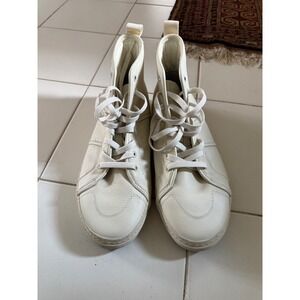 Globe High Top Leather Skate Sneakers Off White Men's 12 Women's‎ 11